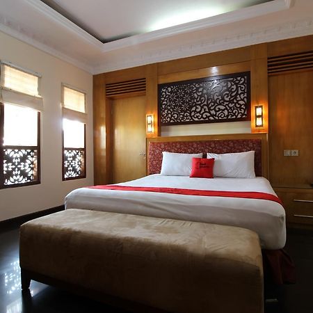 Reddoorz Plus Near Tugu Jogja 2 ジョグジャカルタ エクステリア 写真