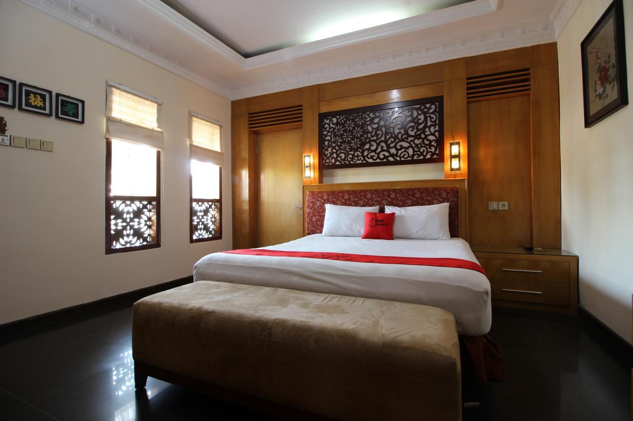 Reddoorz Plus Near Tugu Jogja 2 ジョグジャカルタ エクステリア 写真