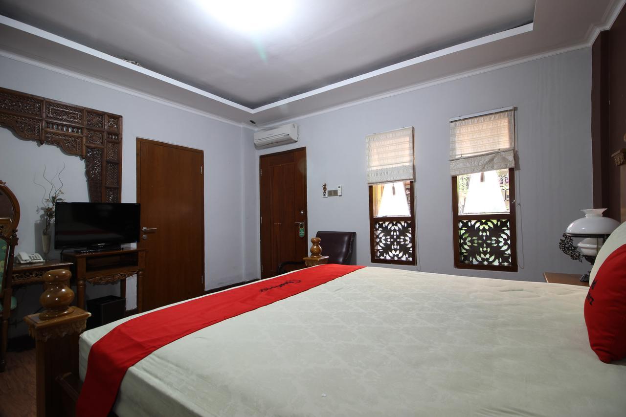 Reddoorz Plus Near Tugu Jogja 2 ジョグジャカルタ エクステリア 写真