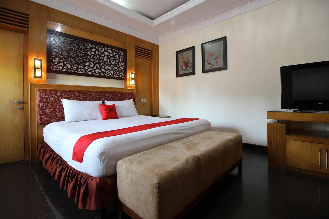 Reddoorz Plus Near Tugu Jogja 2 ジョグジャカルタ エクステリア 写真