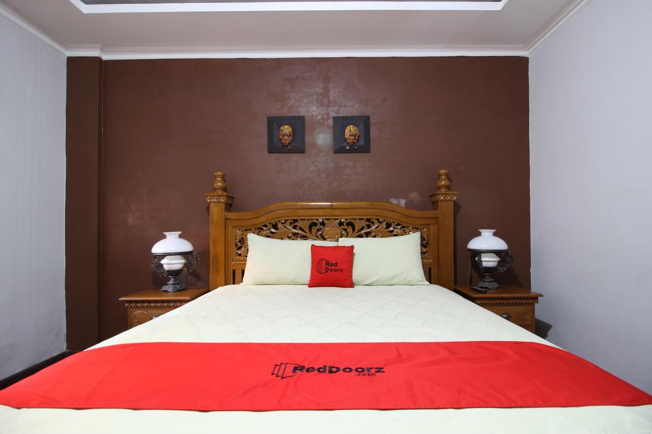 Reddoorz Plus Near Tugu Jogja 2 ジョグジャカルタ エクステリア 写真
