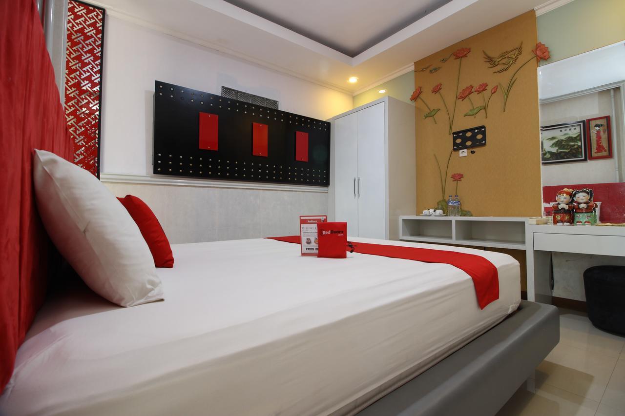 Reddoorz Plus Near Tugu Jogja 2 ジョグジャカルタ エクステリア 写真