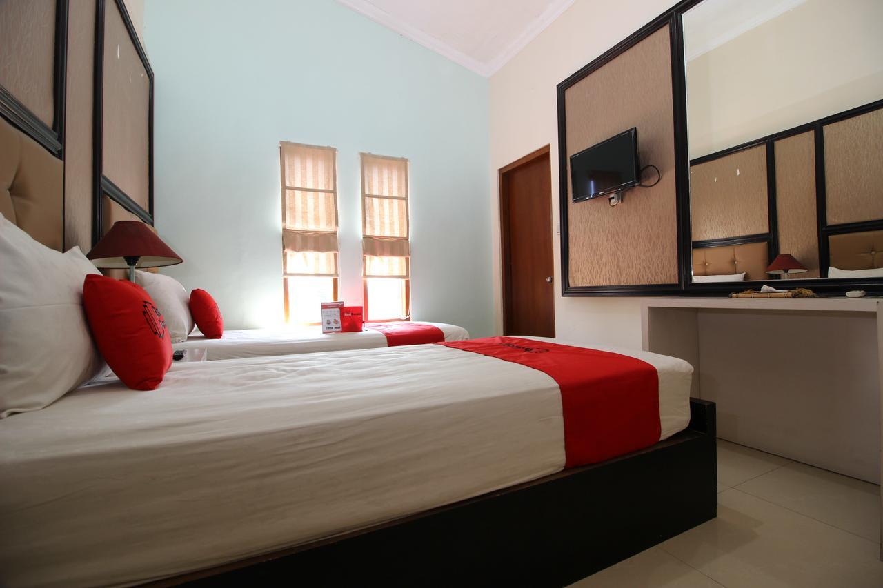 Reddoorz Plus Near Tugu Jogja 2 ジョグジャカルタ エクステリア 写真