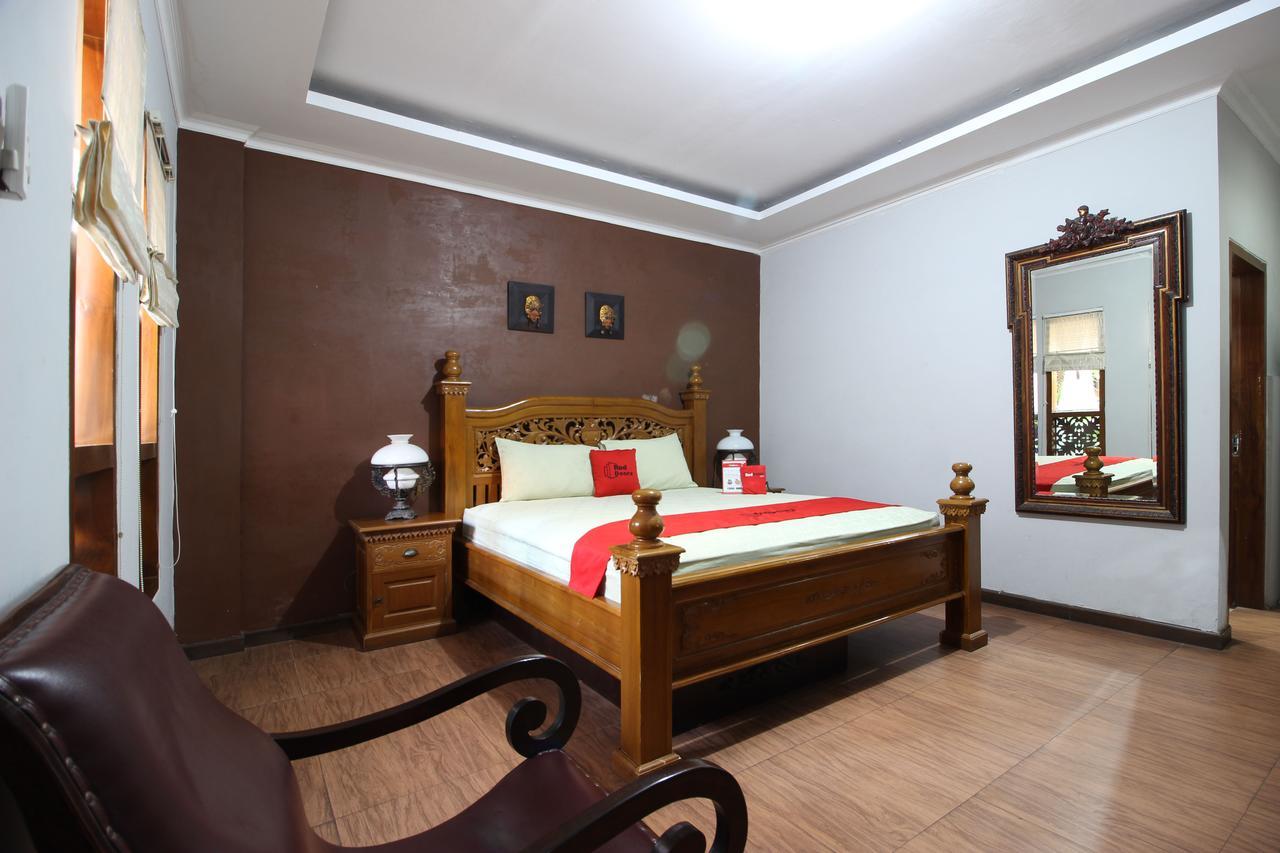 Reddoorz Plus Near Tugu Jogja 2 ジョグジャカルタ エクステリア 写真