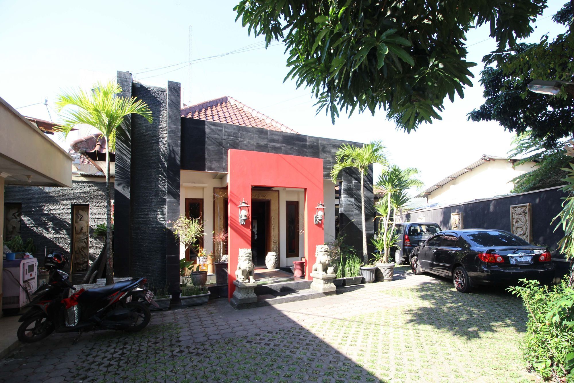 Reddoorz Plus Near Tugu Jogja 2 ジョグジャカルタ エクステリア 写真